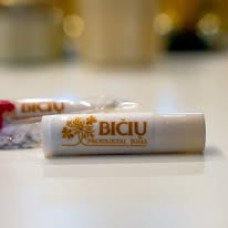 Lūpų balzamas su bičių vašku